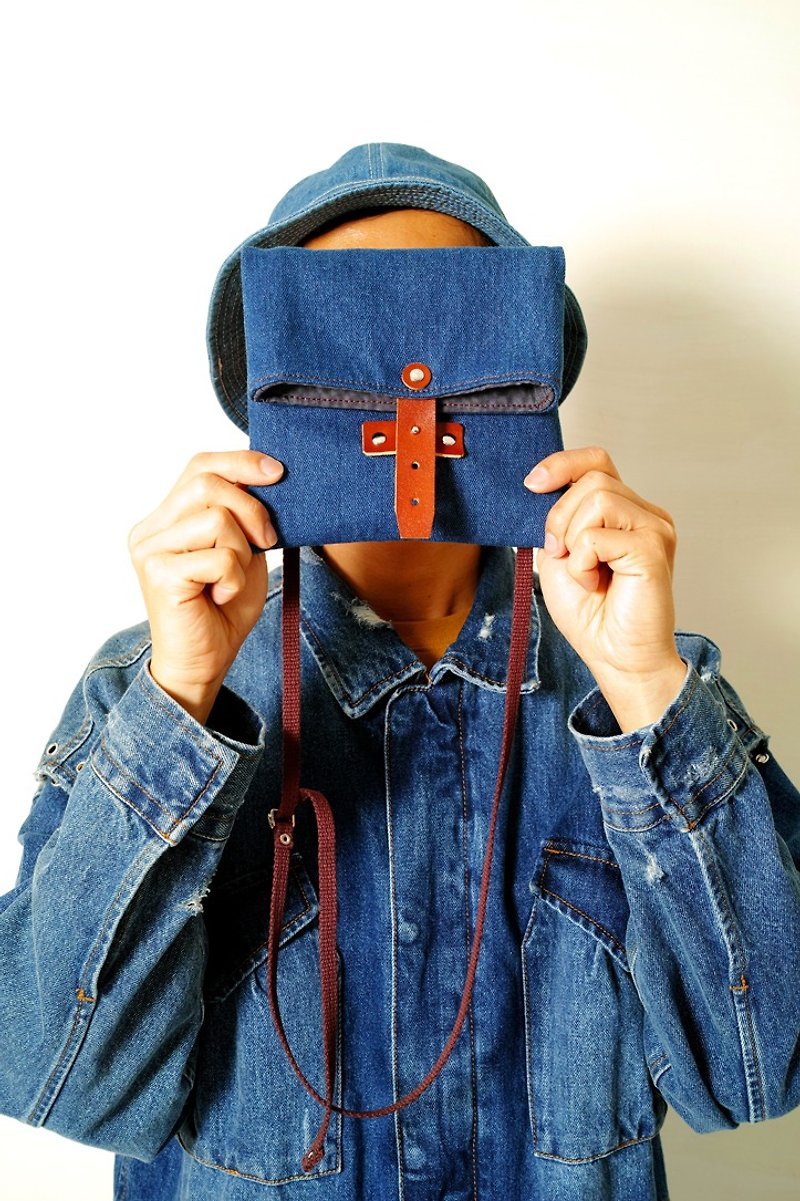 DENIM-手做皮革丹宁帆布折叠式斜侧背/相机/收纳包 - 相机包/相机袋 - 棉．麻 蓝色