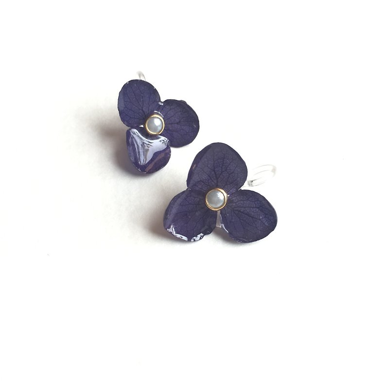 立体干燥花:: 紫阳花 耳环 耳夹 - 耳环/耳夹 - 植物．花 蓝色