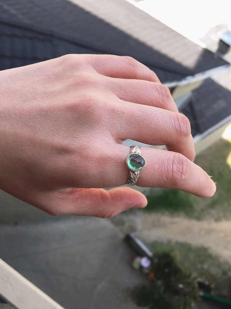 蛋面 绿碧玺 戒指 净度佳 尼泊尔 手工制 925纯银 - 戒指 - 半宝石 绿色