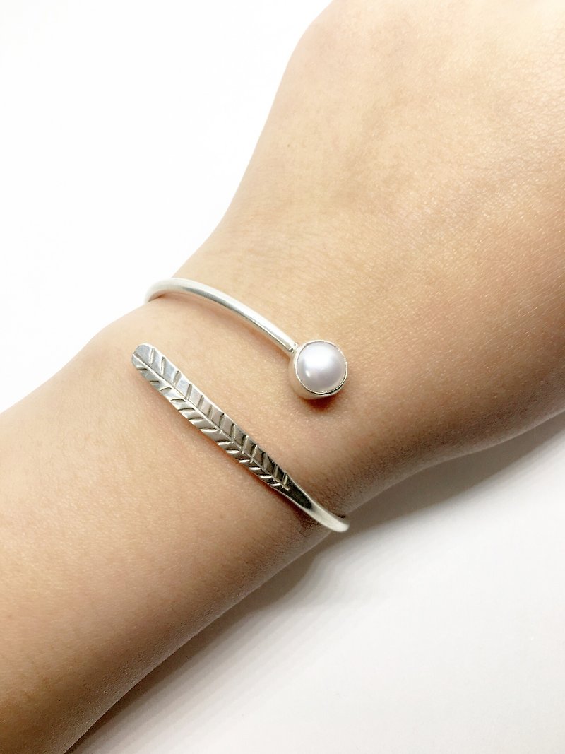 淡水珍珠纯银长叶手环手镯 尼泊尔手工镶嵌制作 - 手链/手环 - 宝石 银色