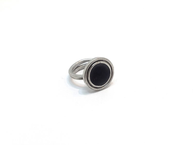 欧林达之二・纯银雾面珐琅戒指(城堡黑) | Olinda - 戒指 - 其他金属 黑色