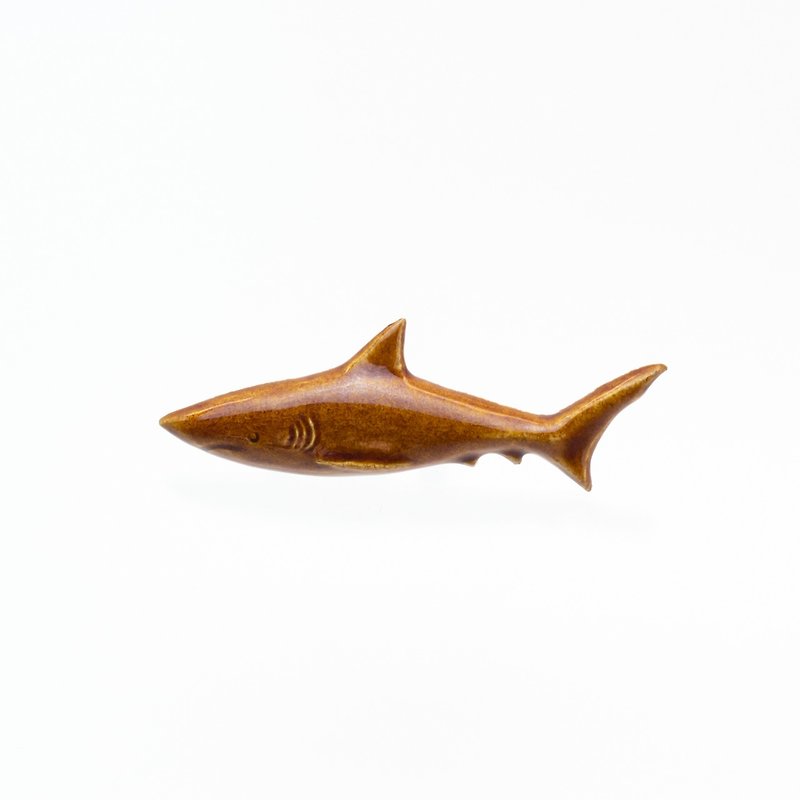陶器ブローチ　サメ(あめ) - 胸针 - 陶 咖啡色