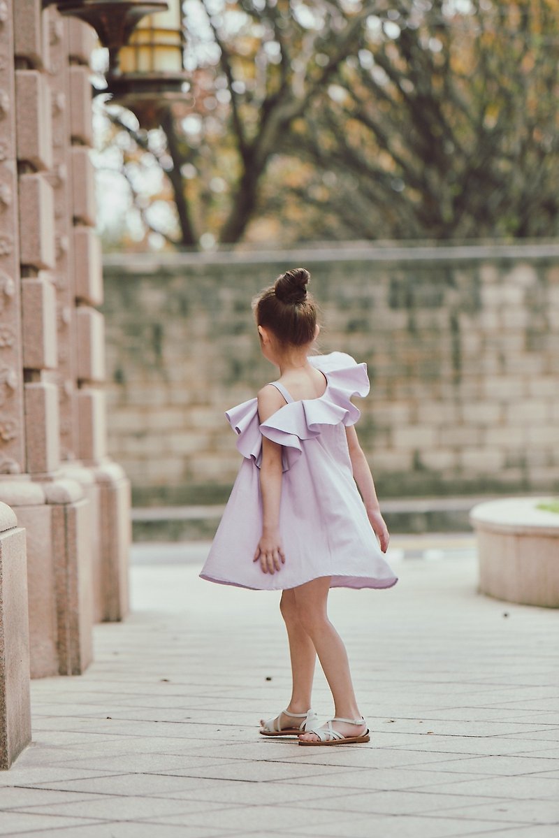 Luxury系列-春之声圆舞曲斜肩洋装(粉紫) - 童装裙 - 棉．麻 紫色