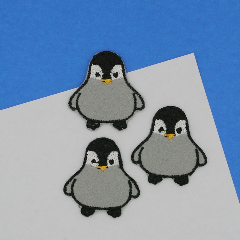 Mini Penguin Iron Patch (Grey; Baby Penguin) - 编织/刺绣/羊毛毡/裁缝 - 绣线 灰色