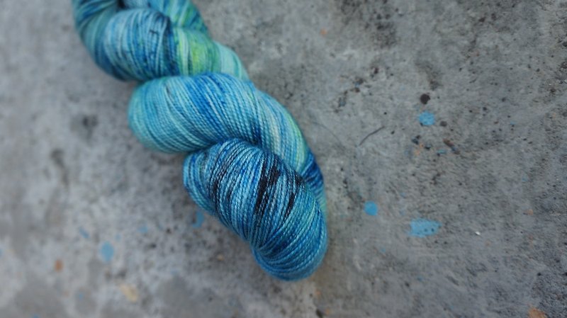 手染线。蓝色霓虹-(蓝面羊+尼龙-7525) - 编织/刺绣/羊毛毡/裁缝 - 羊毛 