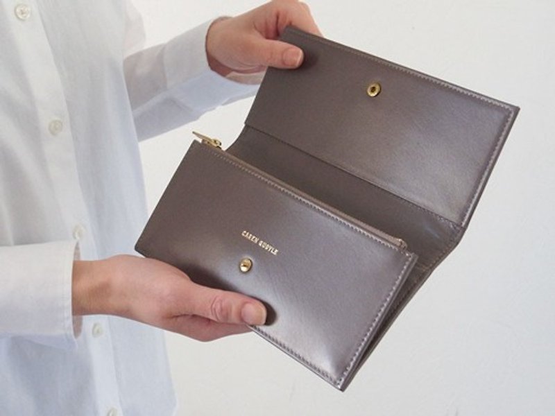 スムースレザーで作ったシックな長財布 - Long Wallet - グレー -  カレン クオイル - 皮夹/钱包 - 真皮 灰色
