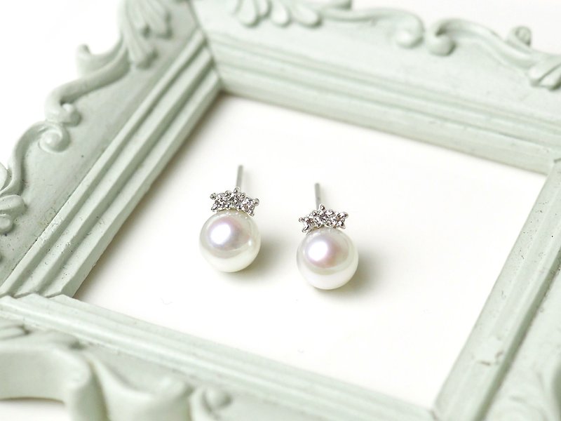 18K小贵妇系列||纯珍闪耀||  单颗珍珠搭配3个1.5分真钻 耳环 - 耳环/耳夹 - 贵金属 白色