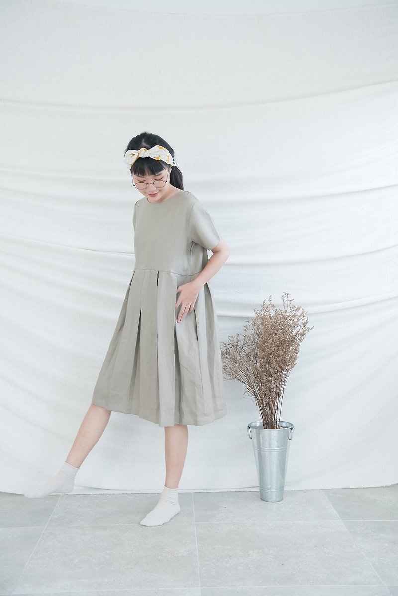 Beige Grey Pleated Linen Dress - 洋装/连衣裙 - 亚麻 灰色