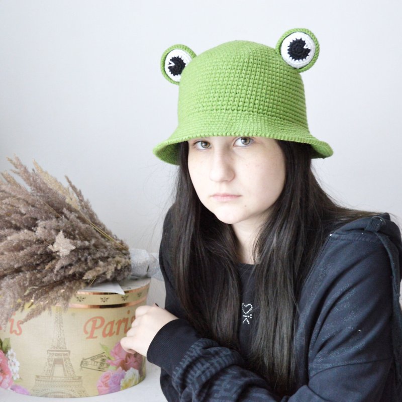 Crochet cute frog bucket hat women men Custom knit funny green fisherman hat - 帽子 - 棉．麻 绿色