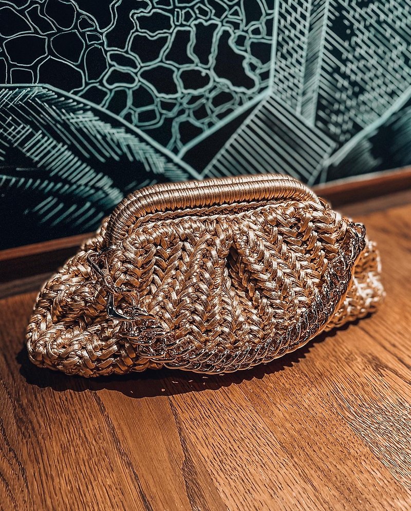 Dumpling vintage bag, gold claps,  wedding clutch, crochet handbag, luxury gift - 手拿包 - 聚酯纤维 金色