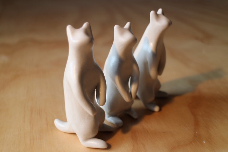 找找猫(帮您绘制家中的猫猫斑纹)-站立猫猫 三只版 - 花瓶/陶器 - 瓷 白色