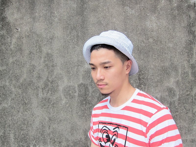 【严选】DeMarcoLab 格纹经典渔夫帽 泡泡纱 白色 台湾设计 品牌 只剩一顶 - 帽子 - 棉．麻 
