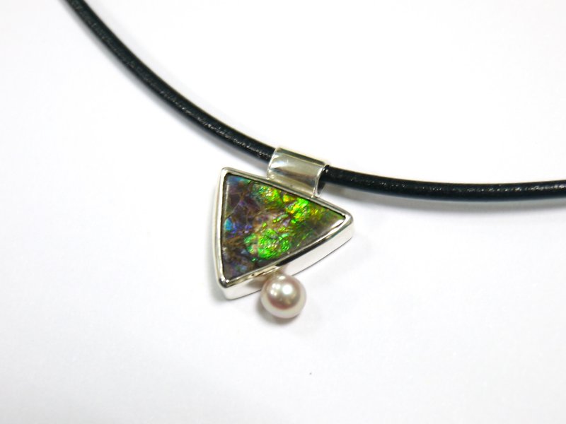 加拿大彩班石Ammolite-925纯银包镶项链-蓝紫绿色三角坠 - 项链 - 其他金属 绿色