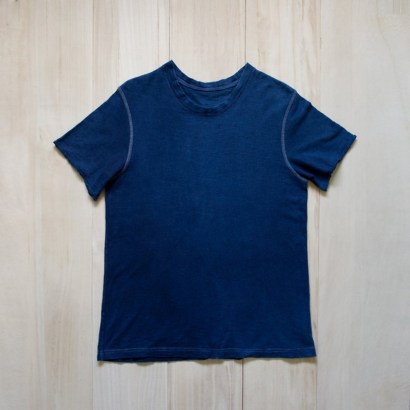 貮们 ‘INDIGO植物染素面短袖T恤’ - 男装上衣/T 恤 - 棉．麻 蓝色