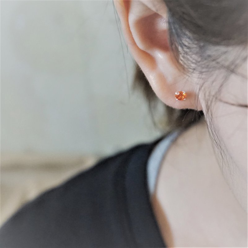 << modo彩锆耳针 - 橘红色 >> 925纯银耳针 / 一对 (附925银耳扣) - 耳环/耳夹 - 纯银 橘色