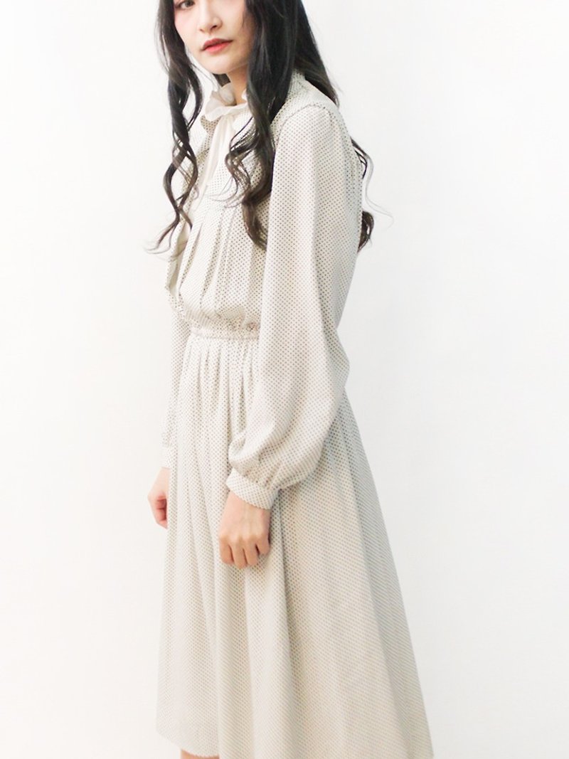 日本制复古圆点点立领白色假两件长袖古着洋装 Japanese Vintage Dress - 洋装/连衣裙 - 聚酯纤维 白色