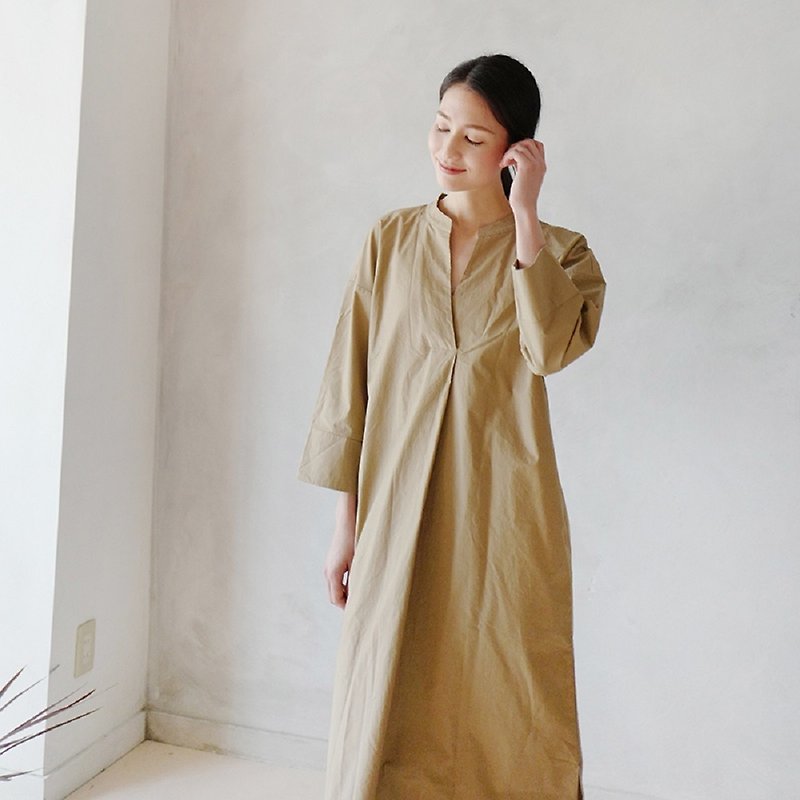 KOOW  Ong Ong 简约好看的V领袍子 日式文艺水洗棉棕色连衣长裙 - 洋装/连衣裙 - 棉．麻 