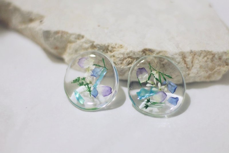 / 花丛 / 干燥花标本树脂耳环 / - 耳环/耳夹 - 植物．花 蓝色