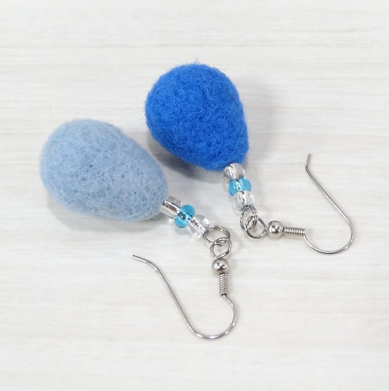 水滴羊毛毡耳环 (可加购换夹式耳环) - 耳环/耳夹 - 羊毛 蓝色