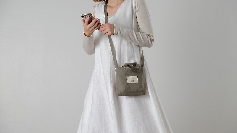 Mini Brown Linen Tote Bag - 侧背包/斜挎包 - 棉．麻 咖啡色