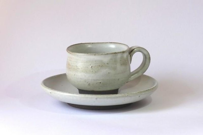 コーヒーカップ＆ソーサー（アイボリー） - 咖啡杯/马克杯 - 陶 