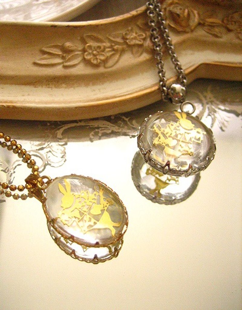 爱丽丝镜花水月系列--号角扑克兔镶边圆形项链 - 项链 - 其他金属 透明