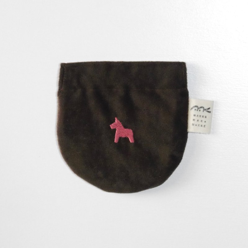 刺繍のスエードポーチ　うま - 化妆包/杂物包 - 聚酯纤维 咖啡色