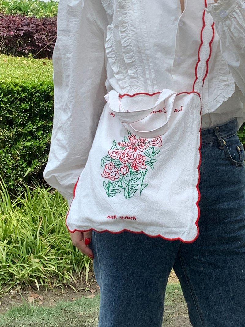 Atelier asin自制花朵复古刺绣ins棉包 - 侧背包/斜挎包 - 棉．麻 