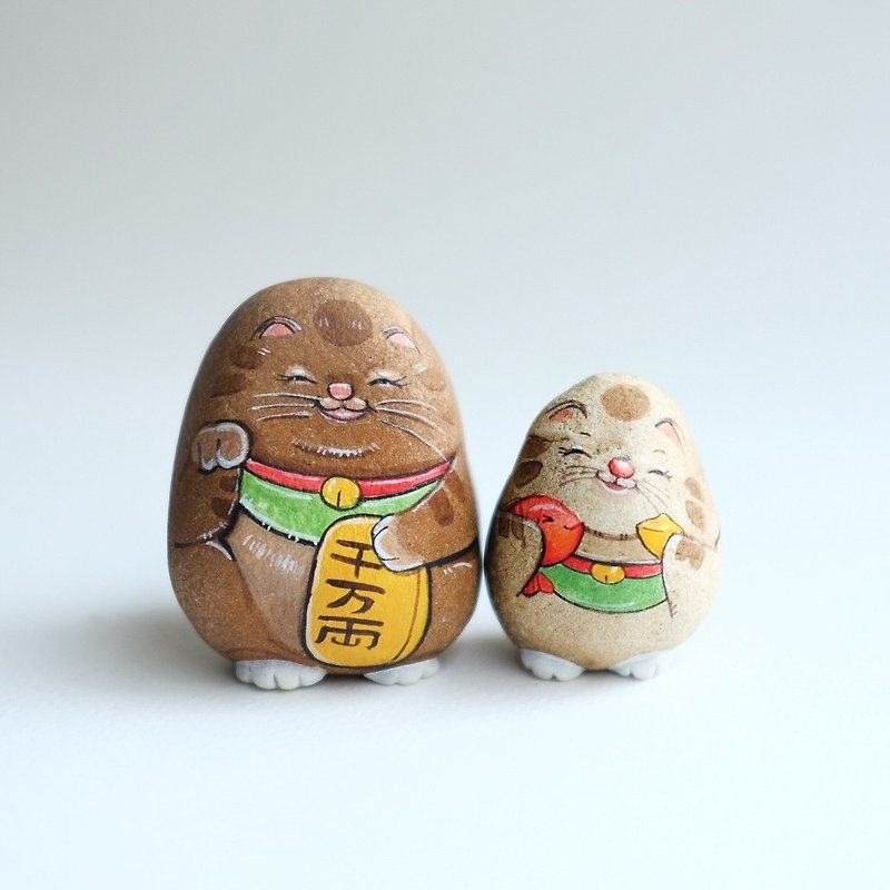 Manekineko stonepainting. doll gift handmade. - 玩偶/公仔 - 石头 红色