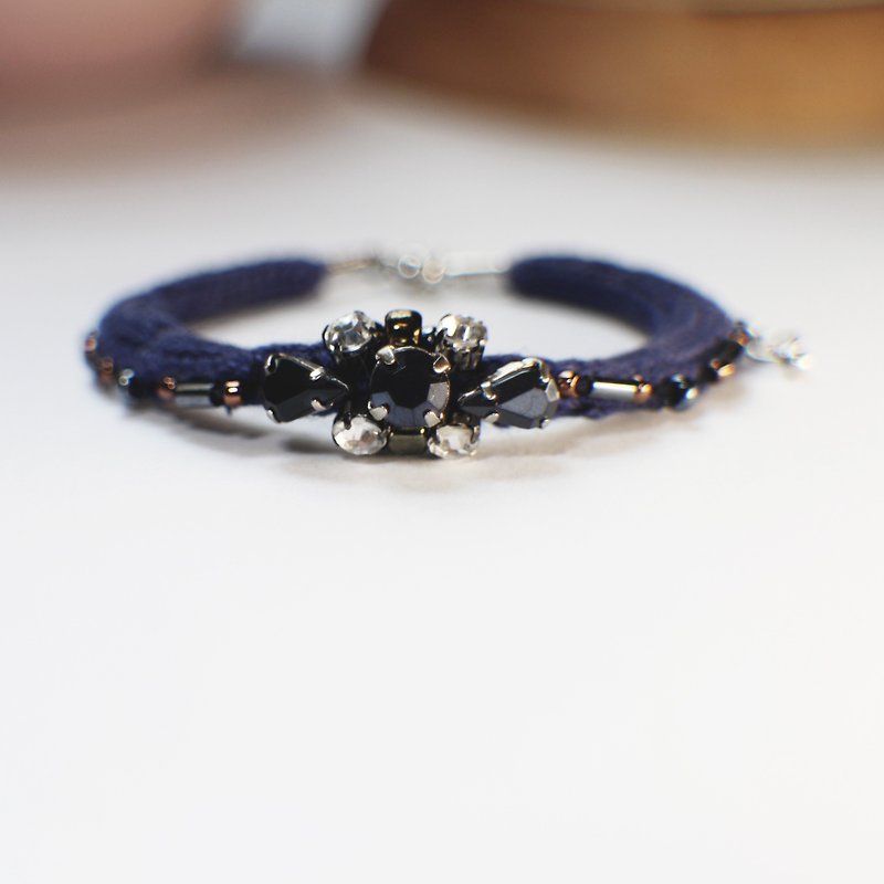 手作手织手链 手鈪 印度矿石闪面珠日本玻璃珠 客制化 深宝蓝色 - 手链/手环 - 压克力 蓝色