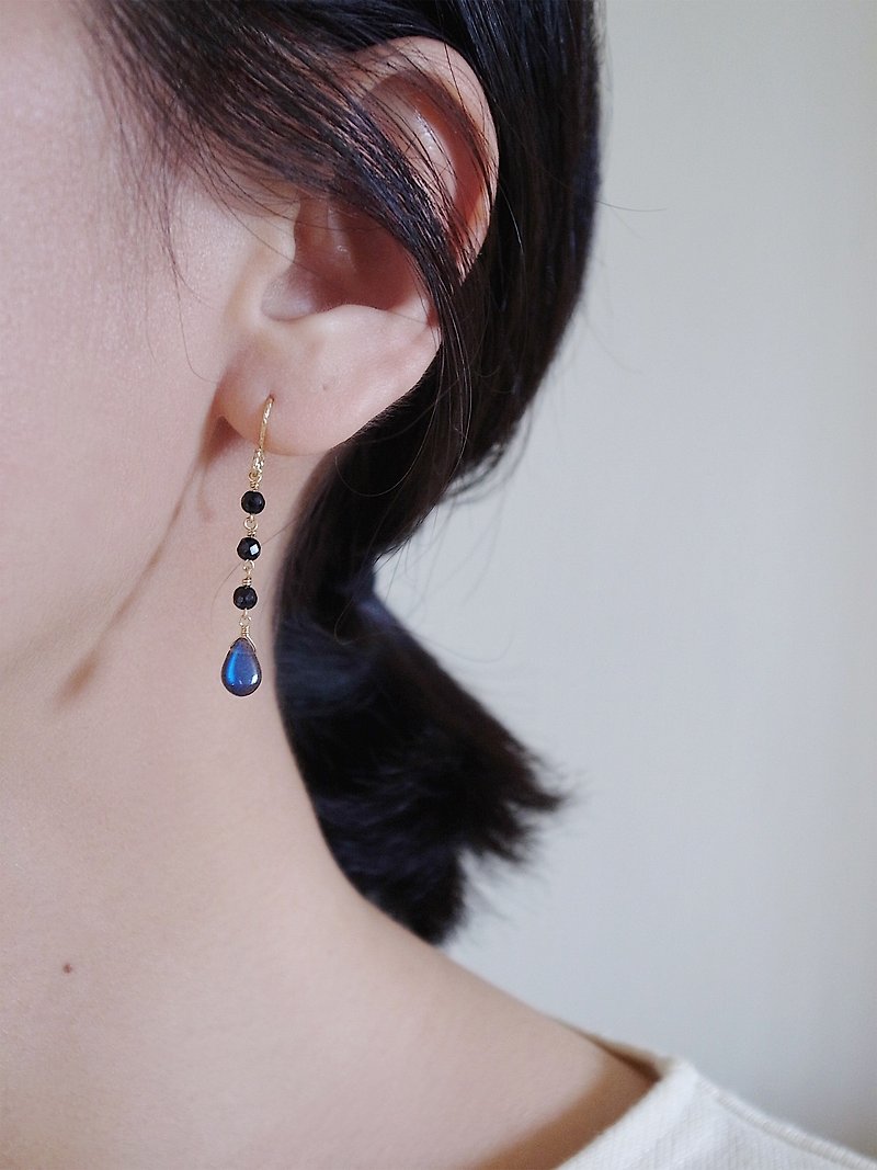 14KGF 黑拉长石×黑尖晶 丝绒蓝光 天然石耳环 长款 可改耳夹 - 耳环/耳夹 - 宝石 蓝色