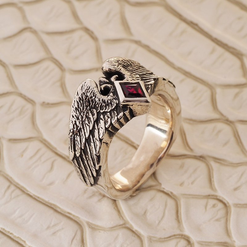 大天使骑士红宝石戒 925纯银饰 - 戒指 - 纯银 银色