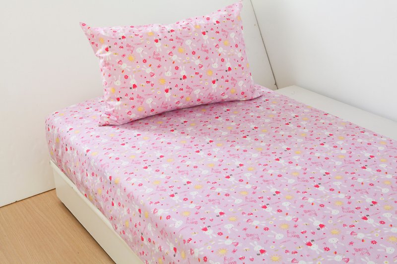 防螨防水透气纯棉寝具床包枕套组 <兔子花园> 加大 保洁垫 尿布垫 防水垫 - 寝具 - 棉．麻 粉红色