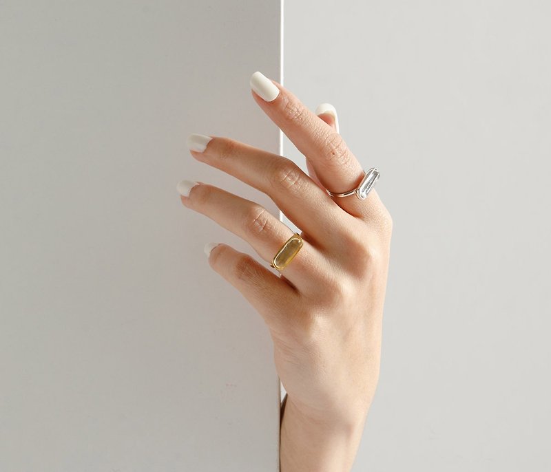 手工制作硼硅酸盐玻璃小方形戒指配白色 CASO 珠宝 - 戒指 - 其他金属 银色