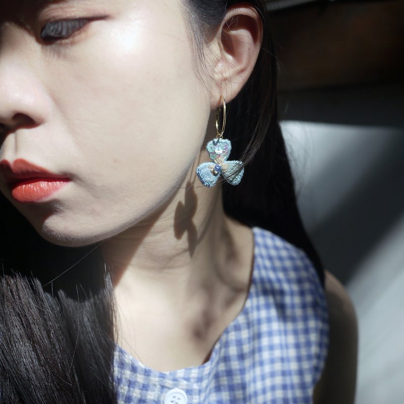 【花室培养手工刺绣】刺绣耳环 - 耳环/耳夹 - 绣线 蓝色