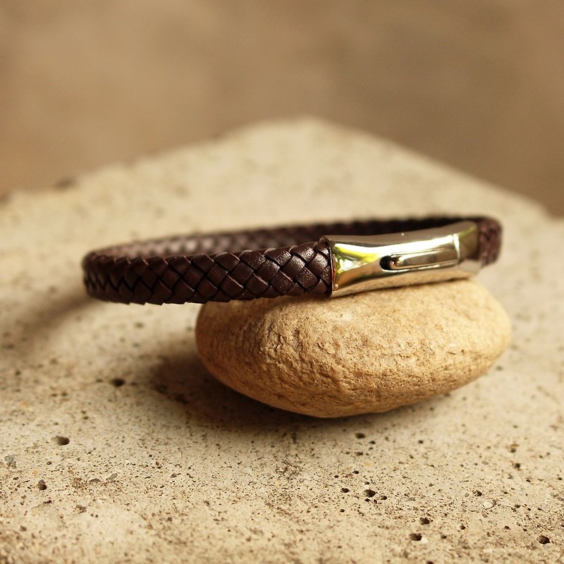 True Love Braided Bracelet (7 mm.) - Genuine Cow Leather Bracelet - Dark Brown - 手链/手环 - 真皮 咖啡色