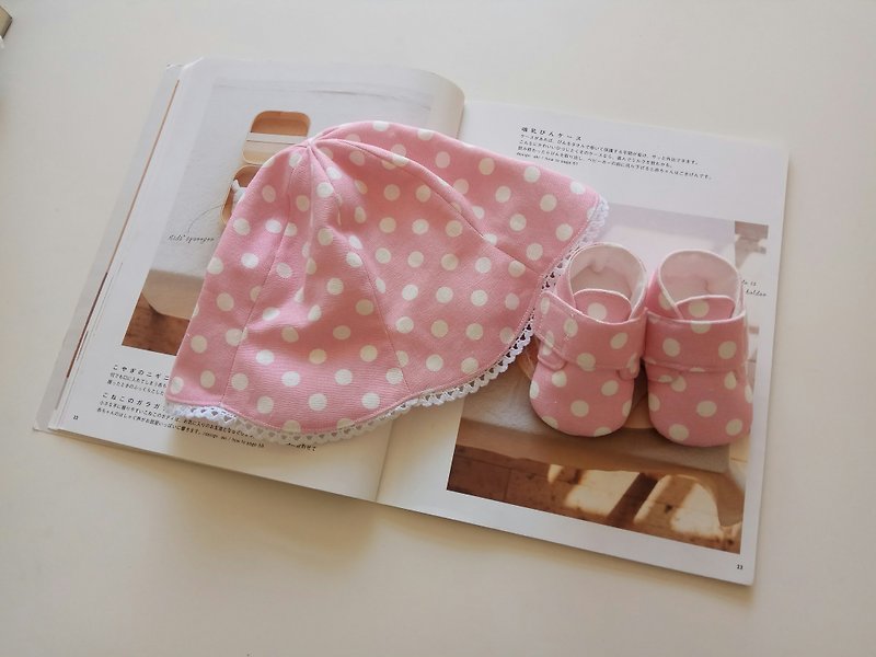 粉底大白点弥月礼物 婴儿短靴+婴儿软帽 - 童装鞋 - 棉．麻 粉红色