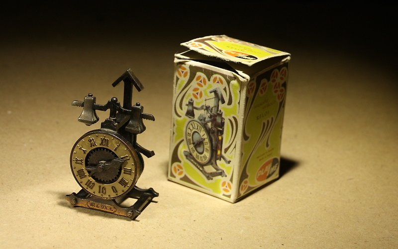 购自荷兰 20世纪末老件 PLAYME 西班牙制古董削铅笔机 - 时钟造型 - 摆饰 - 铜/黄铜 咖啡色