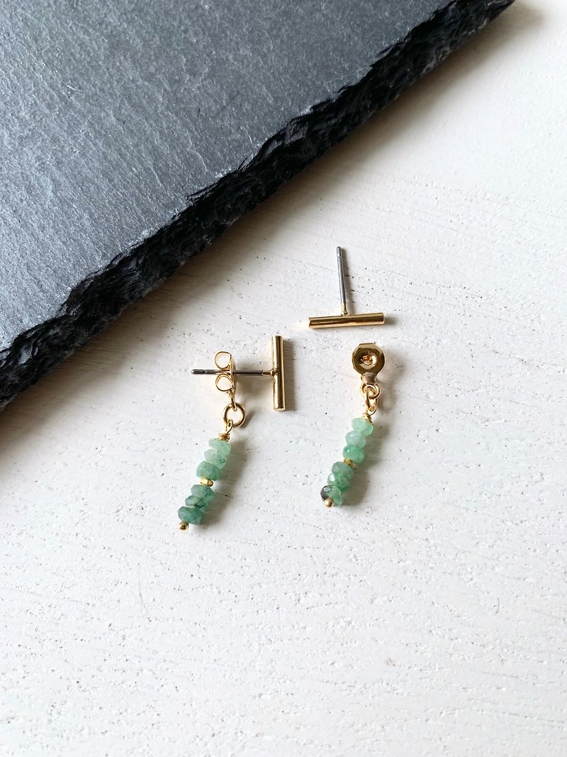Tiny stick and Emerald earring - 耳环/耳夹 - 半宝石 绿色