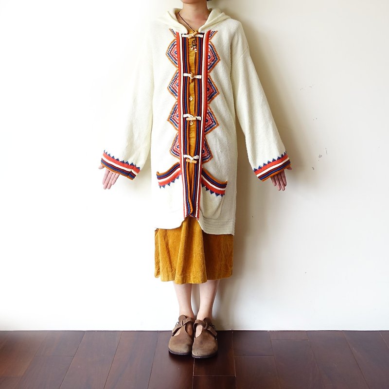 BajuTua /古着/ 台湾制 70's 嬉皮风 米白图腾牛角扣毛衣外套 - 女装针织衫/毛衣 - 聚酯纤维 白色