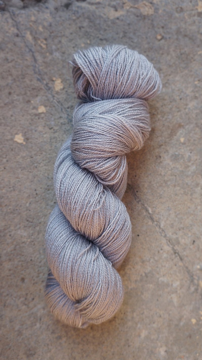 手染蕾丝线。银灰(BFL/Silk/8020) - 编织/刺绣/羊毛毡/裁缝 - 羊毛 