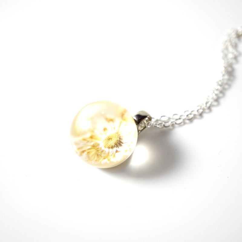 A Handmade 米白色菊水晶胶颈链 - 颈链 - 植物．花 
