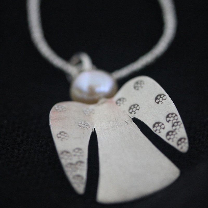 Angel pendant Silver and Pearl Necklace (N0015) - 项链 - 银 银色