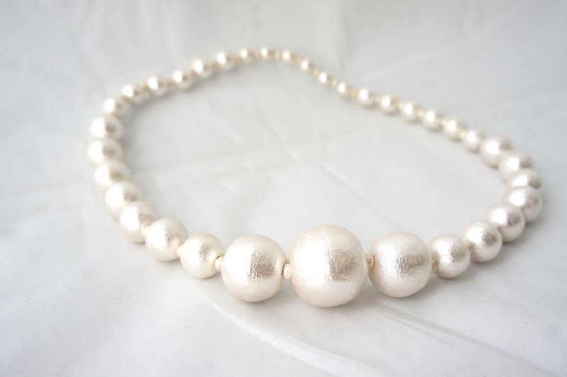 Cotton pearl necklace　（Easy to install with rubber） - 项链 - 棉．麻 白色