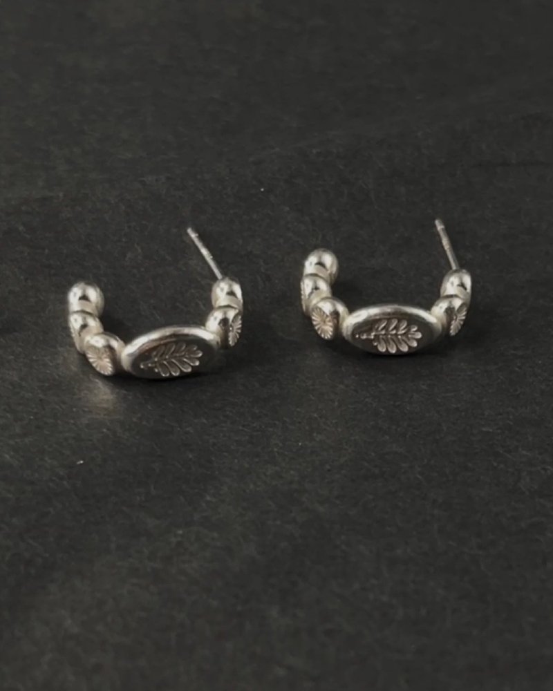 Dusty Miller Earrings - 耳环/耳夹 - 纯银 