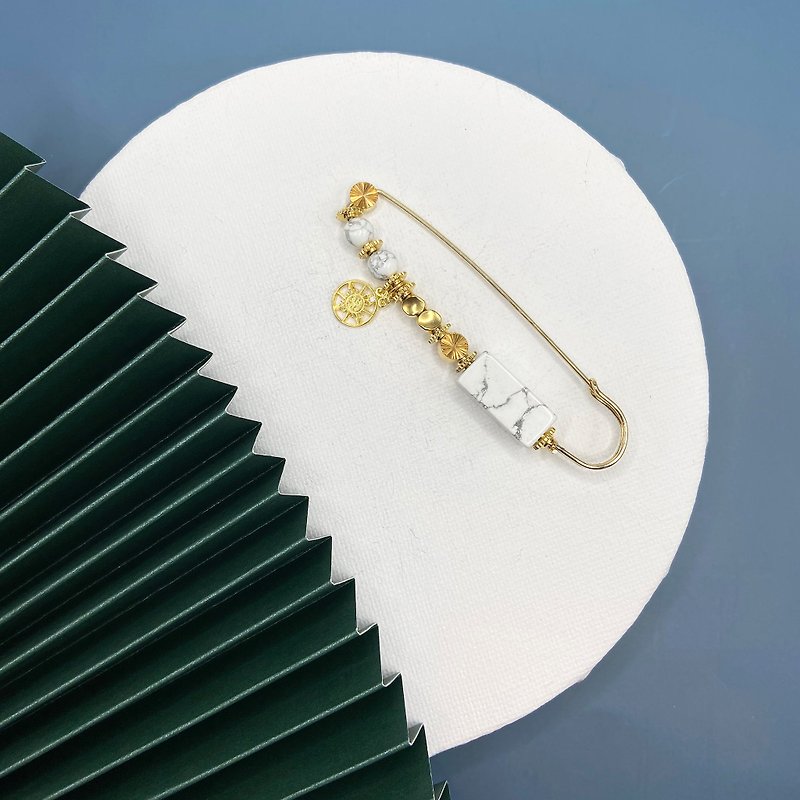 白松石胸针 日本风格胸针 情人节礼物 纯手工 - 胸针 - 半宝石 白色