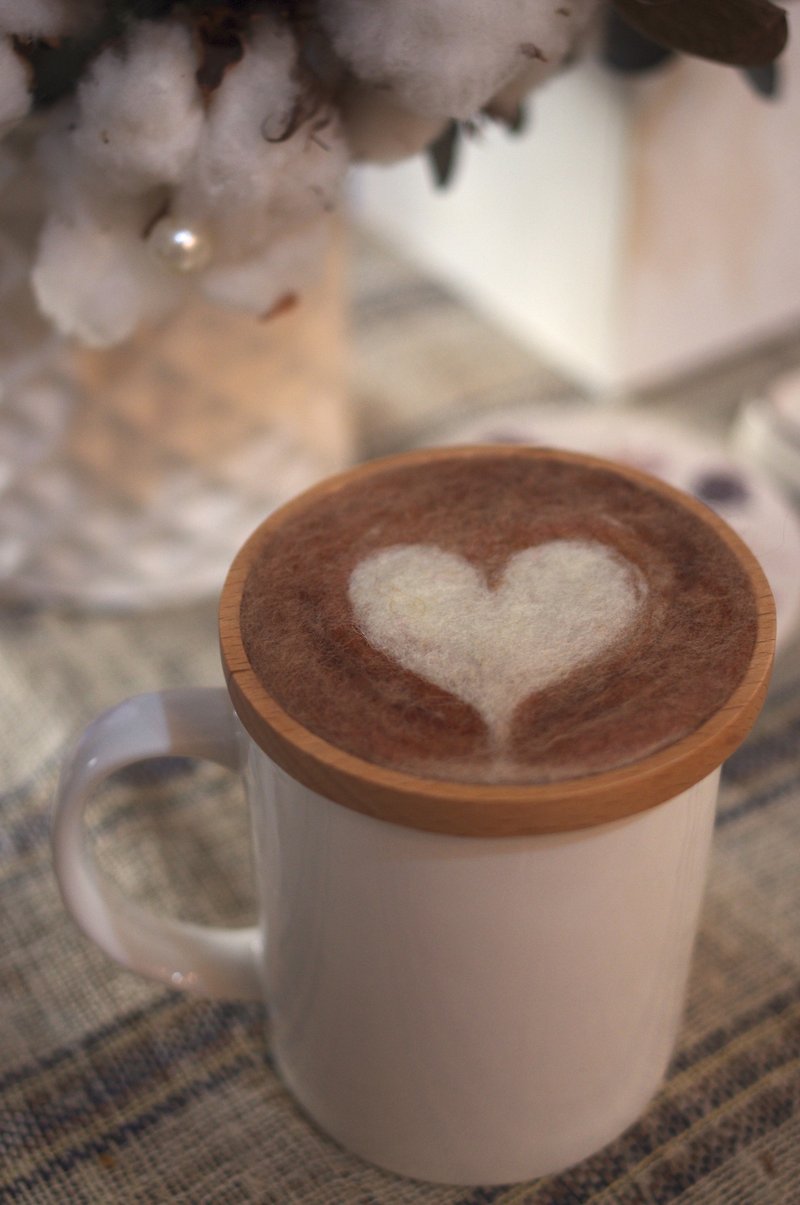 咖啡拉花上的拉花  羊毛毡拉花造型杯盖（爱心款） - 浅碟/小碟子 - 木头 咖啡色