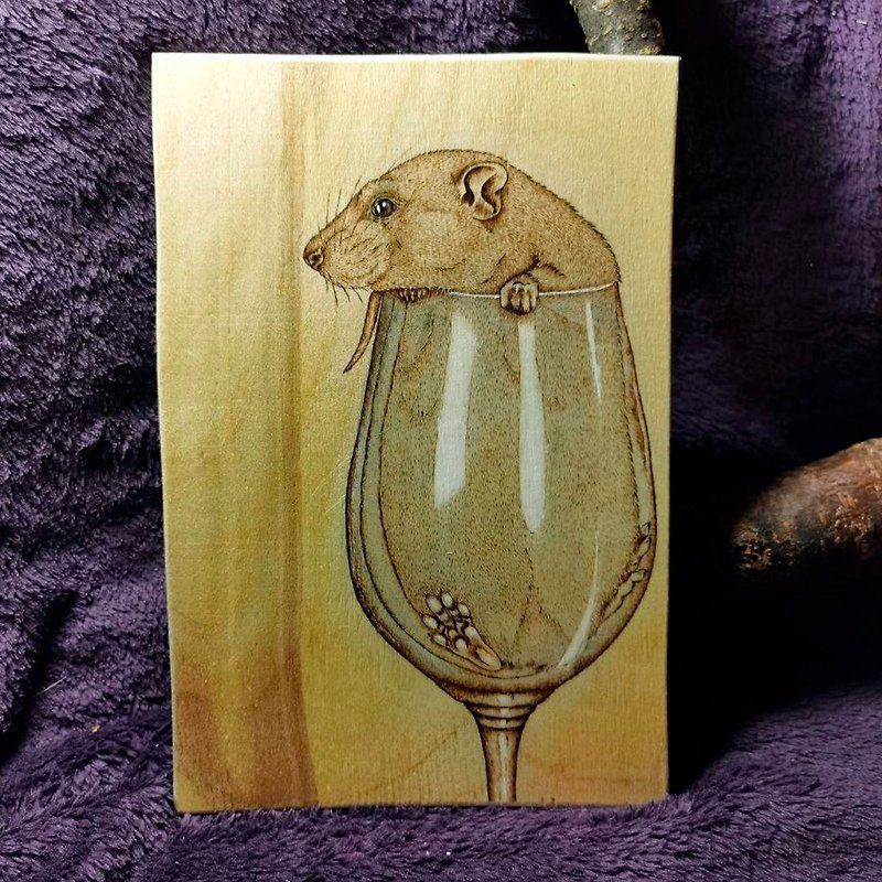 Woodburning Rat in a wine glass - 墙贴/壁贴 - 木头 咖啡色