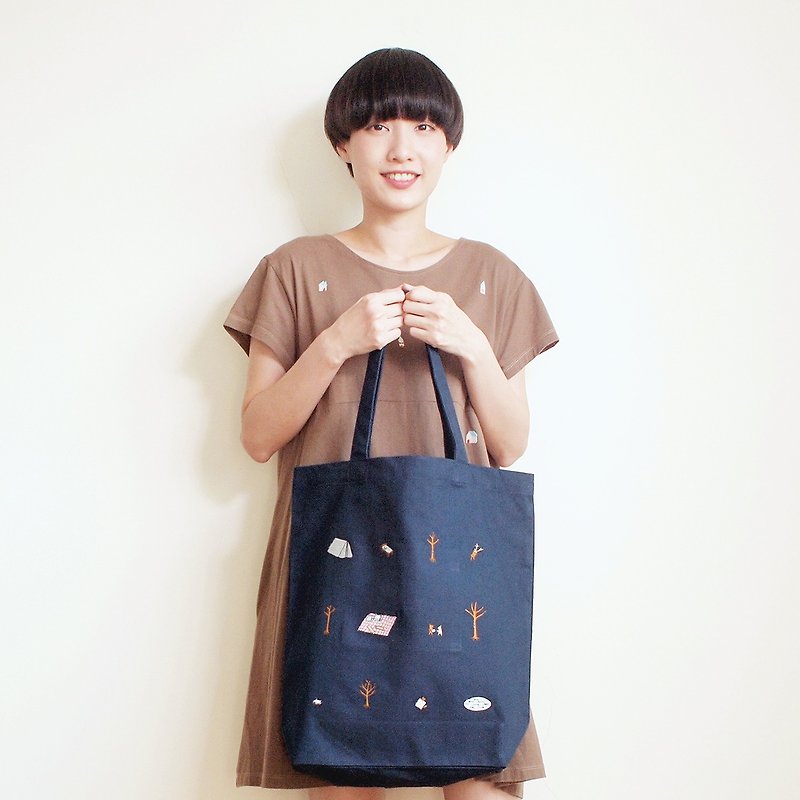 forest camp tote bag : navy - 侧背包/斜挎包 - 棉．麻 蓝色