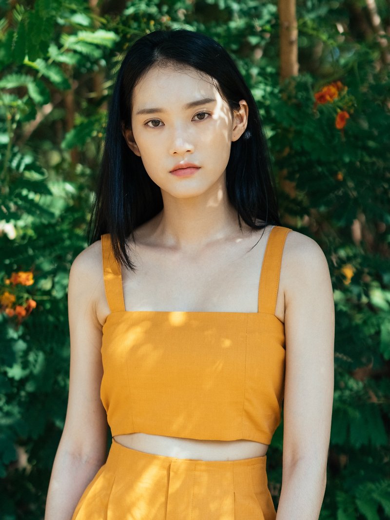 (SIZE S) YELLOW COTTON LINEN CAMI CROP TOP WITH BAND STRAP AND BACK SMOCKING - 女装上衣 - 棉．麻 黄色